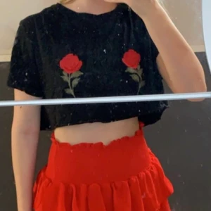 T-shirt - Säljer då jag inte använder den längre, jätte fin annars