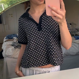 Zara tröja - Säljer denna så snygga och somriga tröja från Zara förra året. I nyskick!