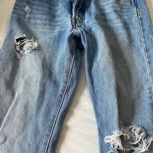 Levis 501  - Levis 501 skinny  Storlek 28/28  Superfin modell!  Perfekt till sommaren.  Frakt tillkommer.