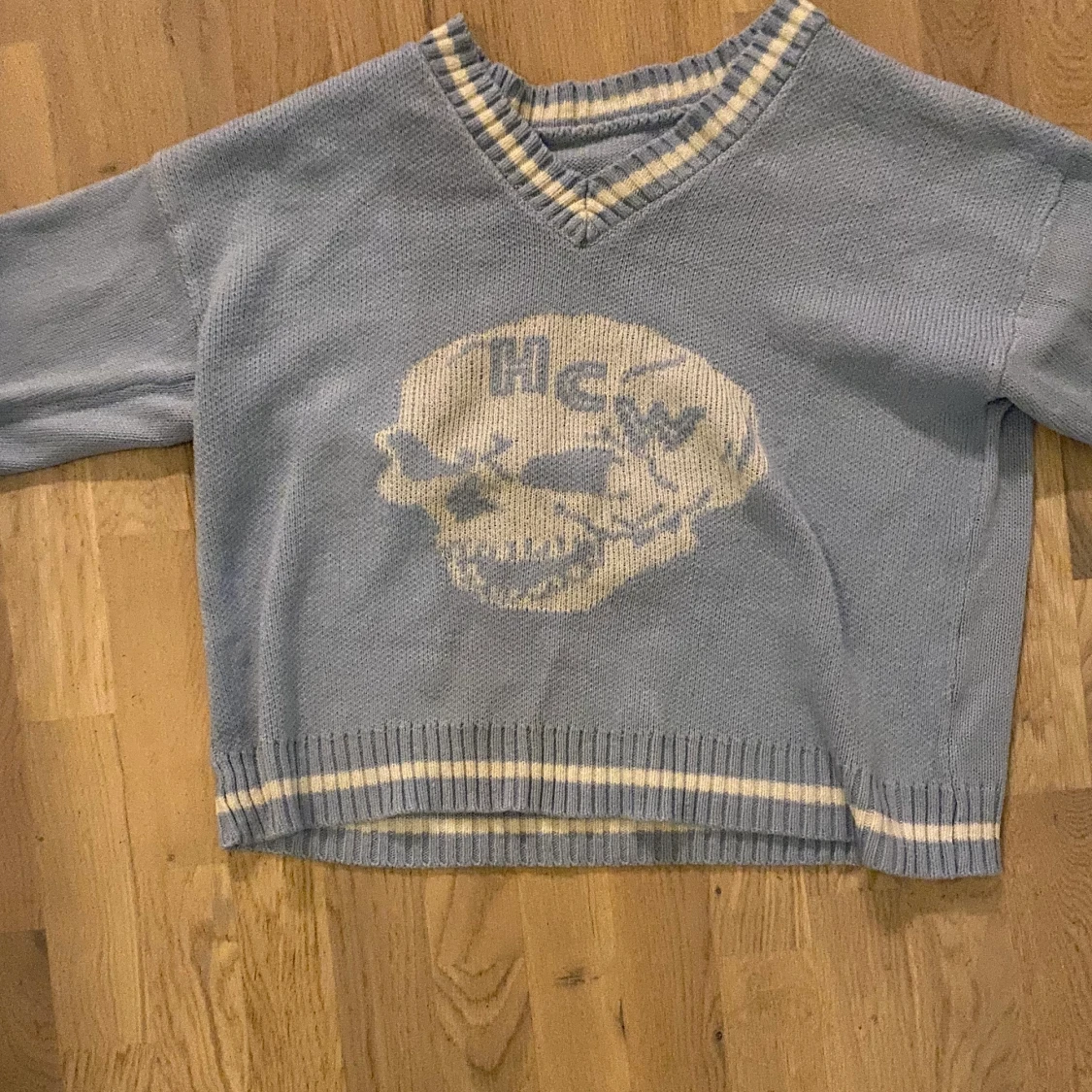 Blå stickad tröja!