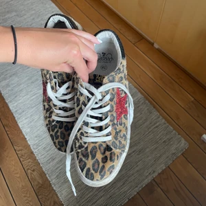 Les temps des cerises - Jättecoola skor från Les temps des cerises i storlek 38! Som nya💞 frakt 66kr spårbar