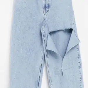 säljer ett par topshop jeans från asos då dom är förstora för mig