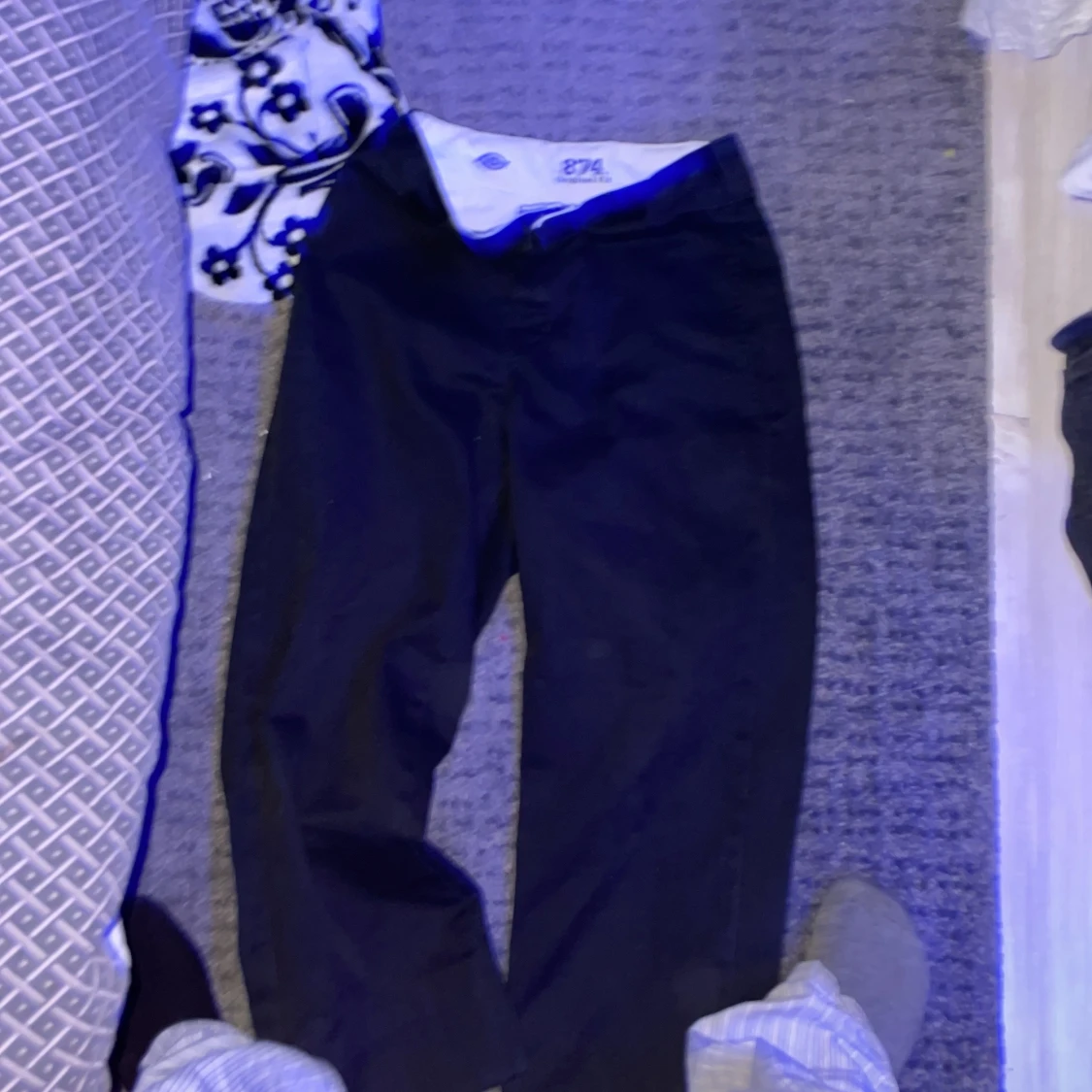 Ett par feta dickes byxor i storlek 26 och 28