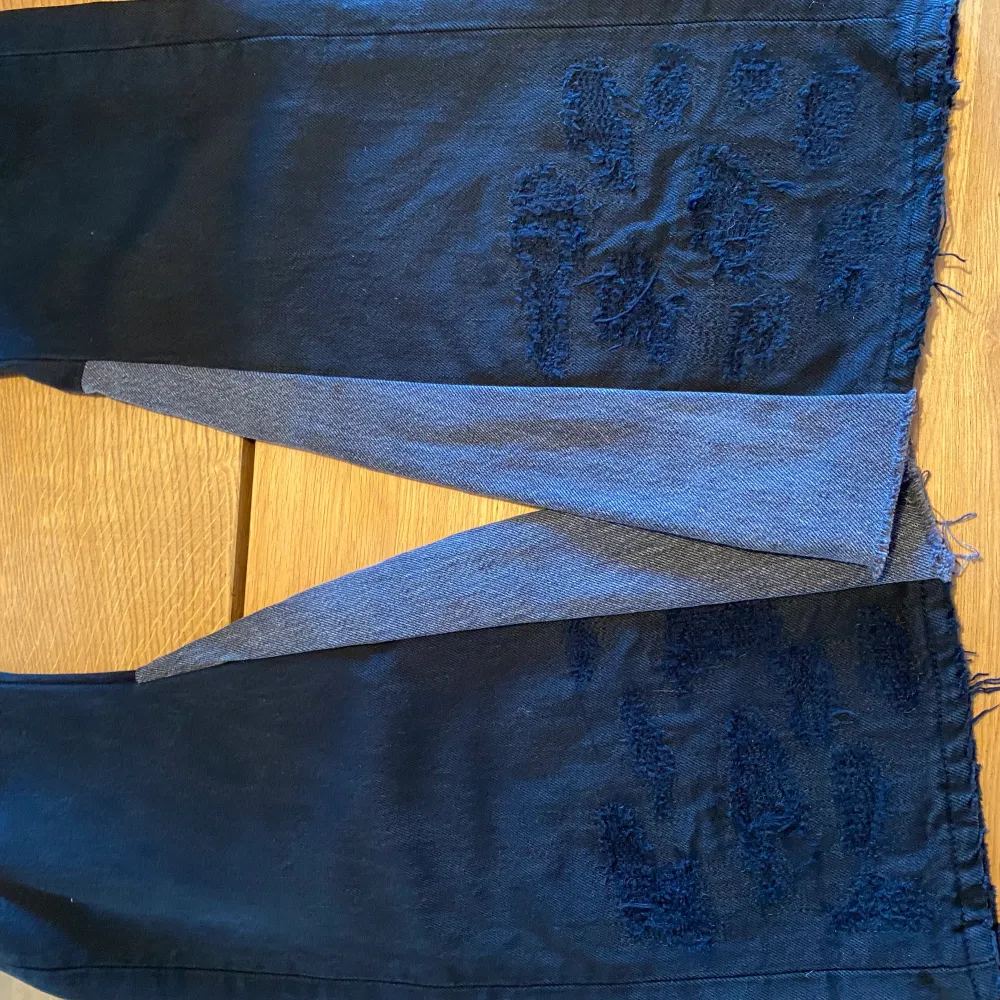 Custom vintage Levis omsydda av wetdogdenim, storlek 34/34  Nypris 1800. Jeans & Byxor.