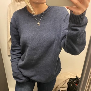 Stickad tröja  - Super snygg blå tröja!! Skriv vid frågor!!