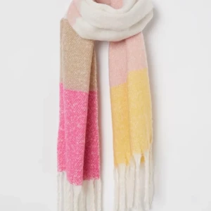 Halsduk  - Acneinspirerad halsduk använd nägrs få gånger. Älskar denna men säljs då jag har alldeles för mycket kläder. 