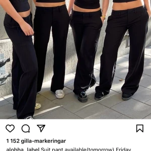 Kostymbyxor  - Söker dessa i xs ❤️