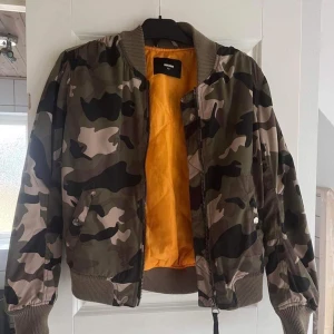 Bik bok jacka  - Jacka från Bik Bok, knappt använd 