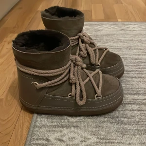 Inuikki  - Säljer dessa då jag knappt använder! Som nya! 