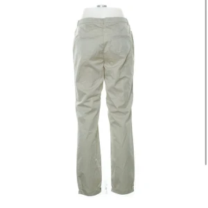 Byxor från Ouí - Snygga byxor i jättefin passform från Ouí. Ursprungsorts 1000kr. 