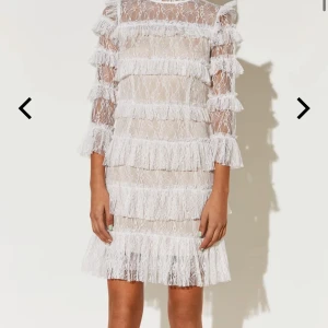 By Malina carmine klänning - helt ny