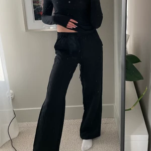 Zara linnebyxor! - Slutsålda på nätet, helt nya linnebyxor från zara, bara använda en gång!💘 stl XS