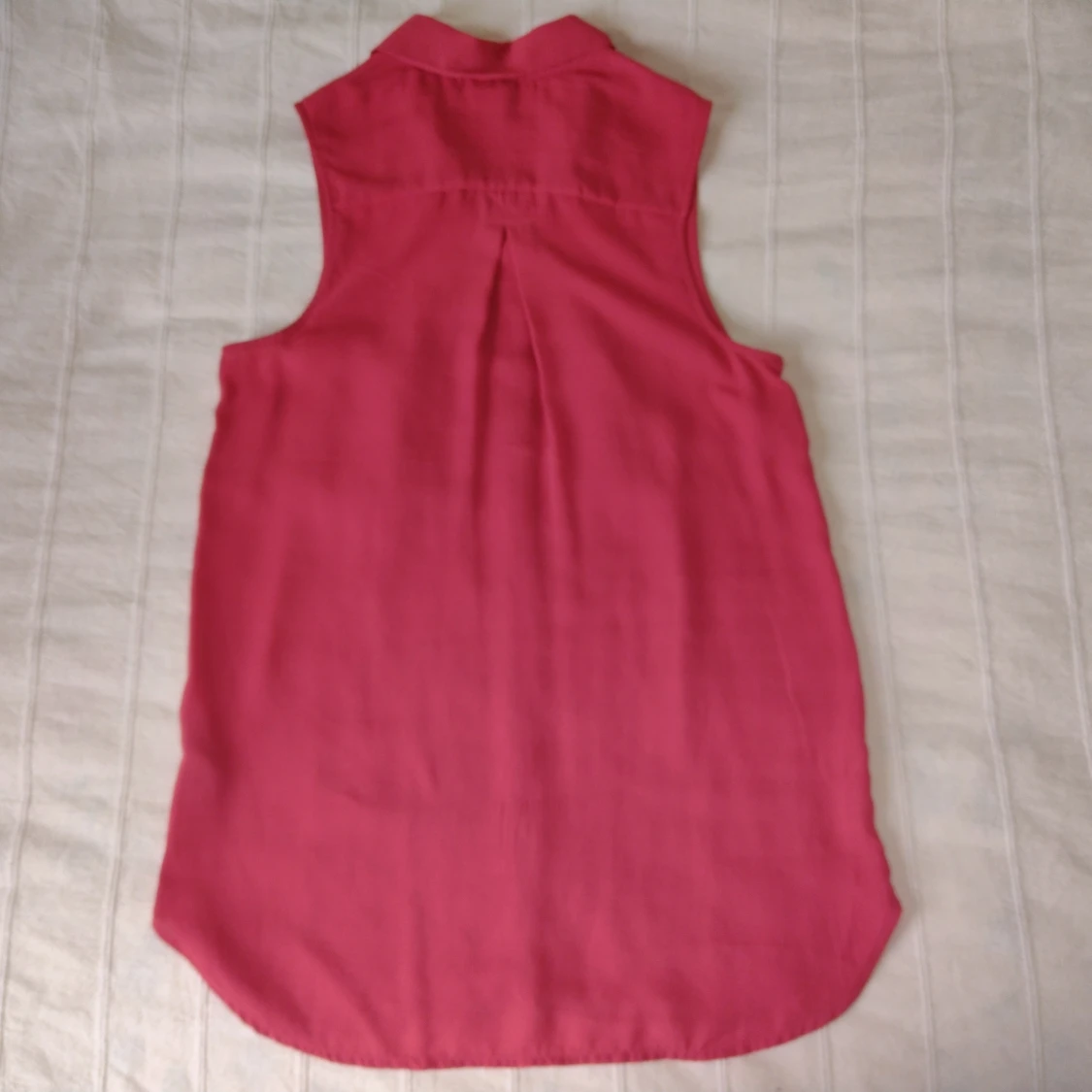 Röd/hallonröd topp/blus/linne, strl 36 - 91