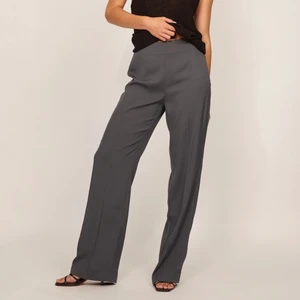 Kostymbyxor nakd  - Kostymbyxor från na-kd aldrig använda🥰