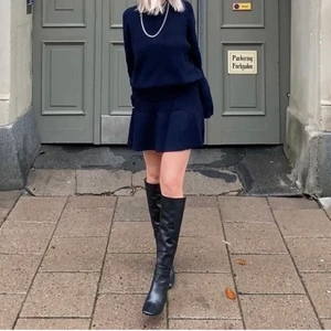 Zara  - Snyggt sett från zara! Knappt använda, både tröja och kjol. Jag är 173 på bilden