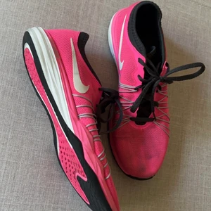 Nike skor - Nike inomhus skor 