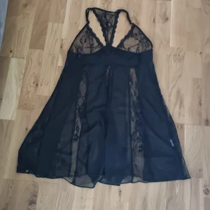 Romantisk - Är i gott skick bara provad. storlek L