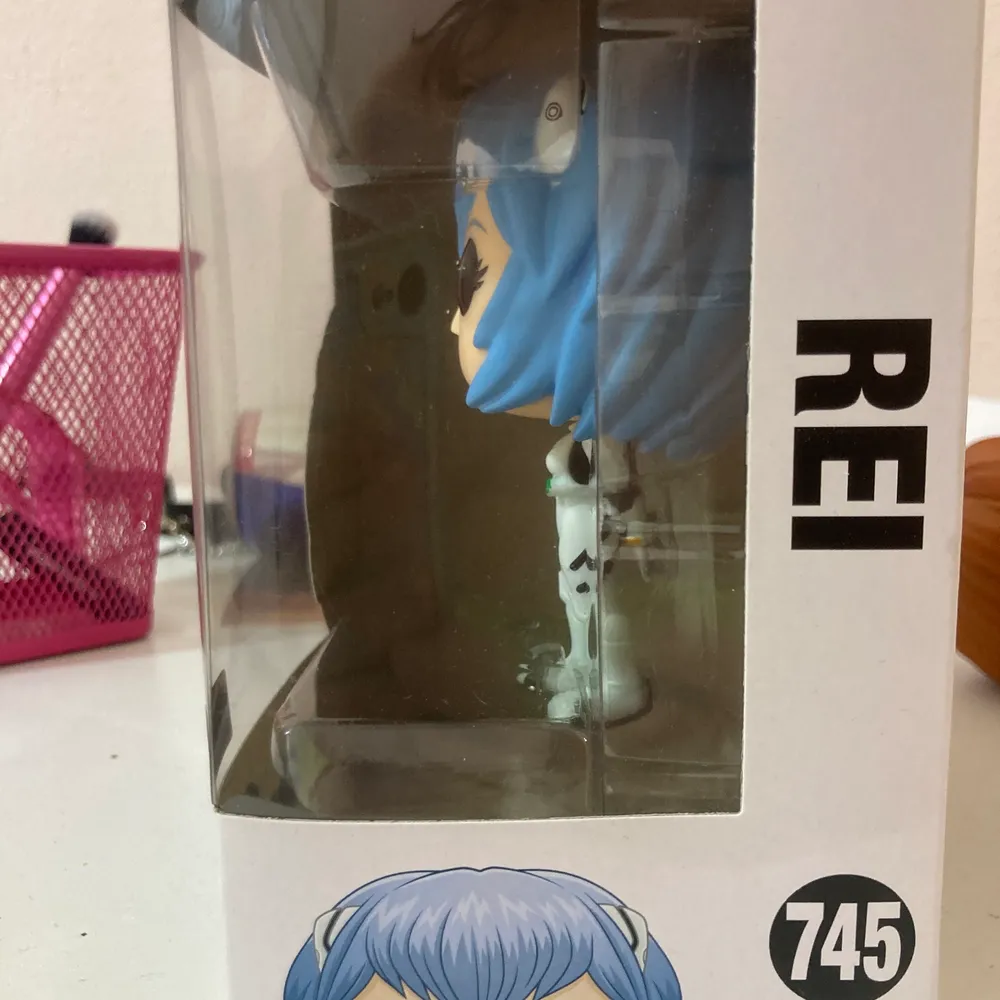 Rei pop figur, säljer pga jag behöver pengar. frakt tillkommer :). Övrigt.