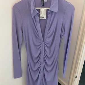 Ny klänning hm - En oanvänd klänning från hm. Storlek S. Ord pris 199kr mitt pris 100kr