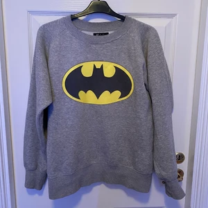 Batman tröja - En batman tröja .. super skön och mysig till sena sommarkvällar .: lite mindre än XL