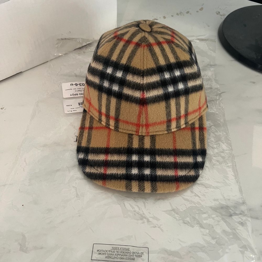 NY burberry keps - Burberry | Plick Second Hand