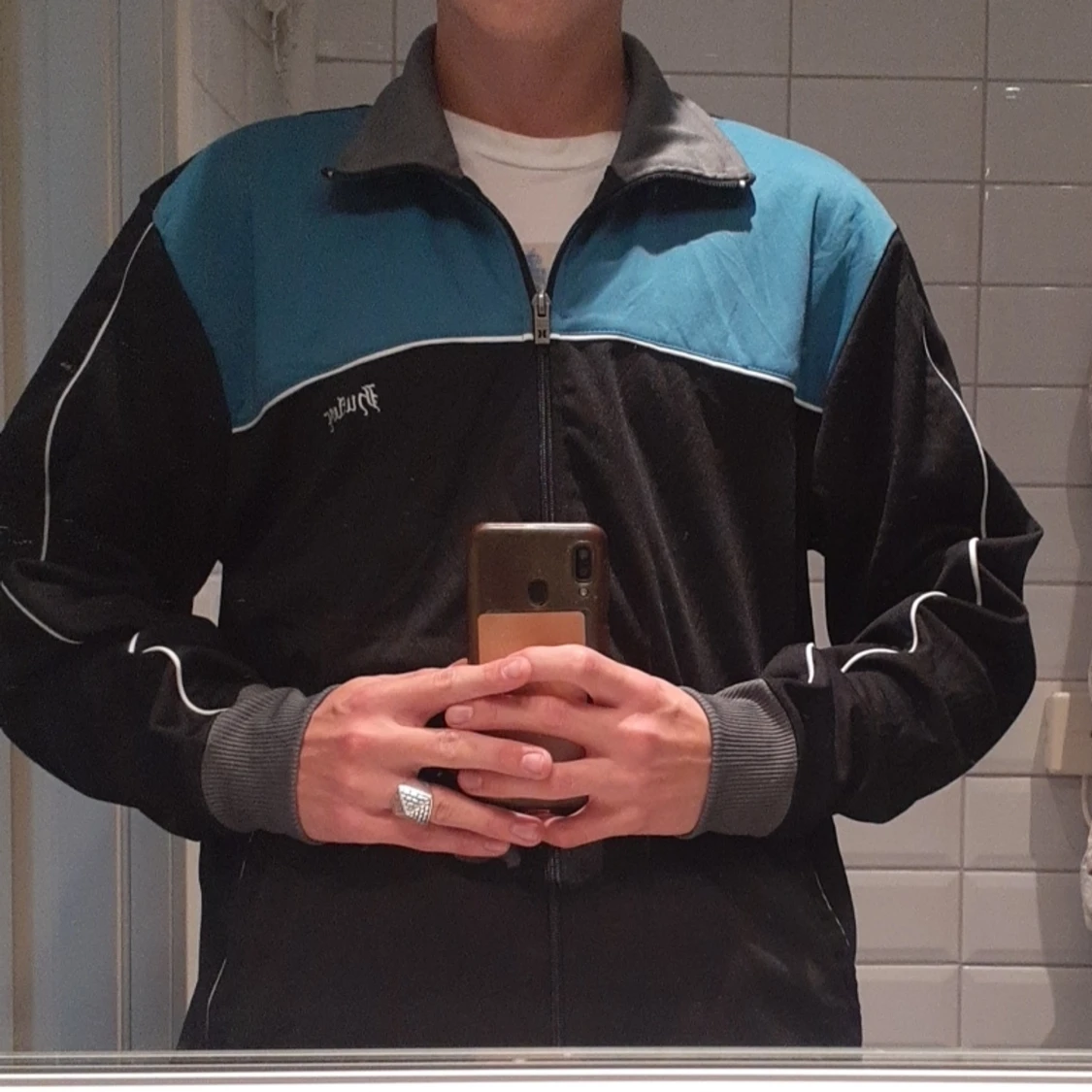 Hirley co zip up sweater size: L "Quality garanteed"