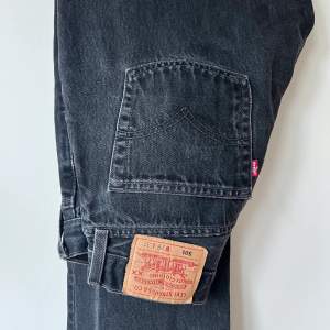 RIKTIGA vintage 501 jeans från Levis, gjorda i USA från typ 80-90 talet. Måste tyvärr sälja då de blivit för små för mig