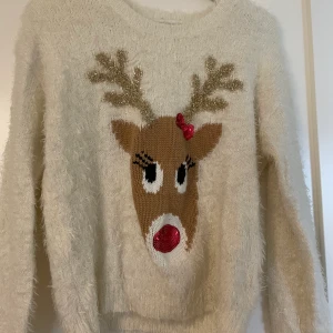 Tröja - Mysig jultröja som är använd fåtal gånger. 