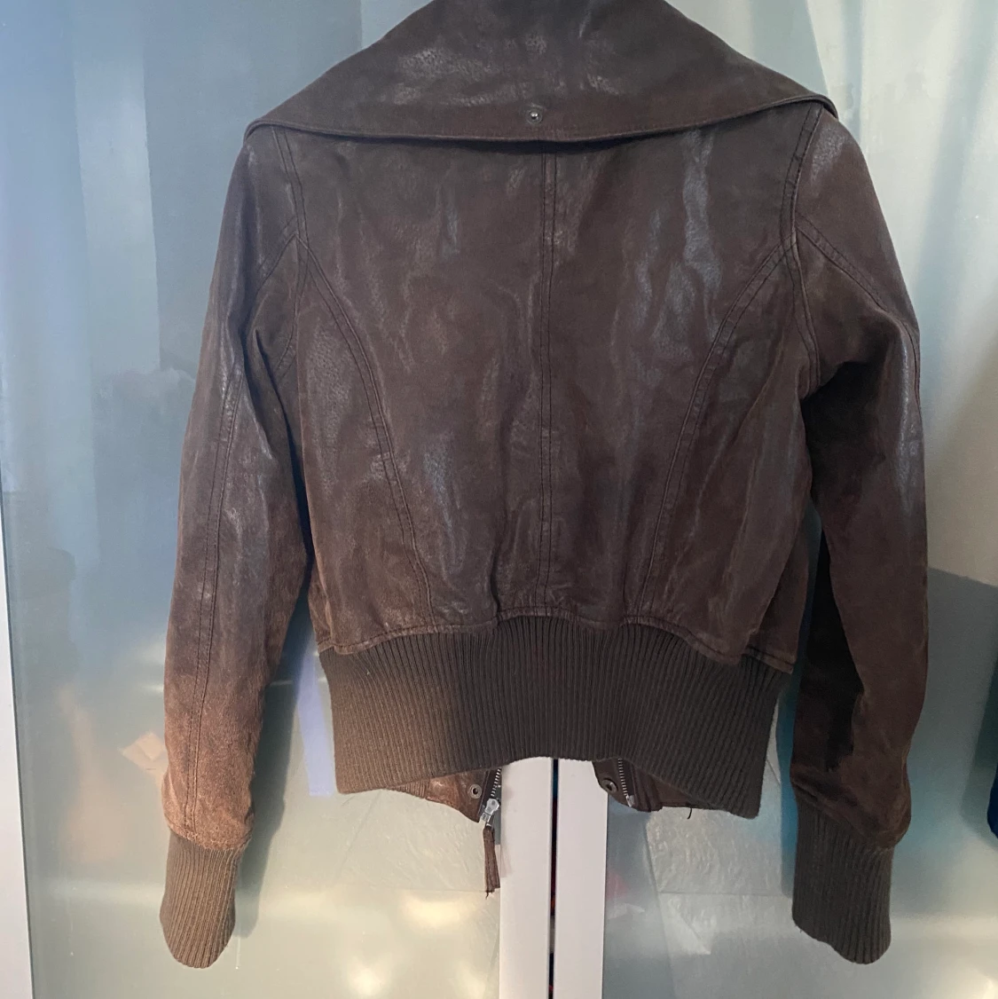 Brun läderjacka - 91