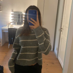 Fin tröja!  - En söt tröja som inte kommer till användning så mycket längre