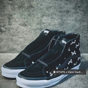 Vans wtaps sk8 high  - Helt ny storlek us9 42.5  Kvitto finns  Finns hämta i sthlm eller frakt 