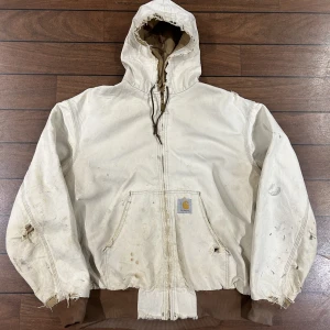 Vintage Carhartt Jacket - Snygg vintage Carhartt jacka i storlek M! Bara att skriva om du undrar över något🙏