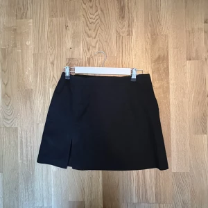 Djerf Avenue skirt, nyskick!  - Endast testad! Must have mini skirt från Djerf Avenue i storlek S. 