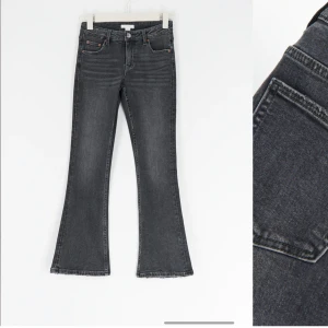 Grå jeans - Säljer de här mörk gråa jeansen från Gina tricot, aldrig använda pågrund av att de var för stora, har varit slutsålda på hemsidan länge 