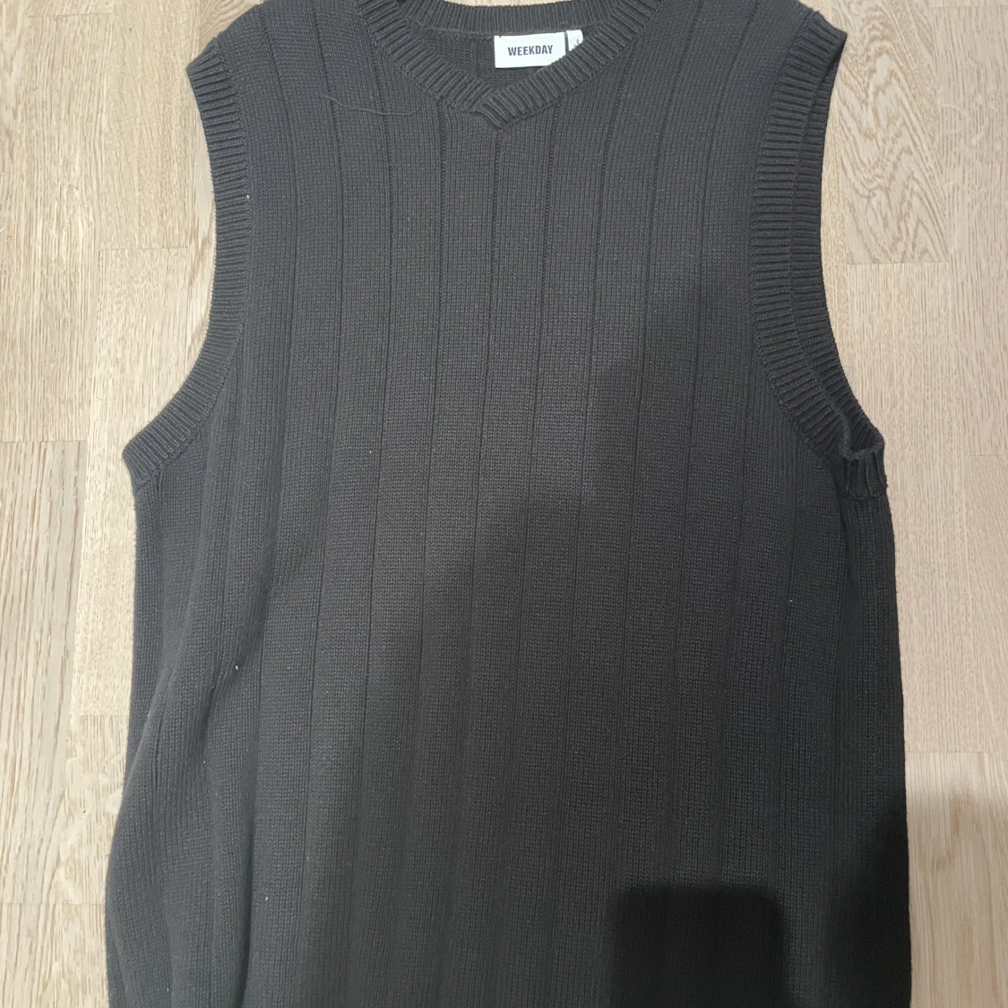 Weekday väst aldrig använd sorlet S