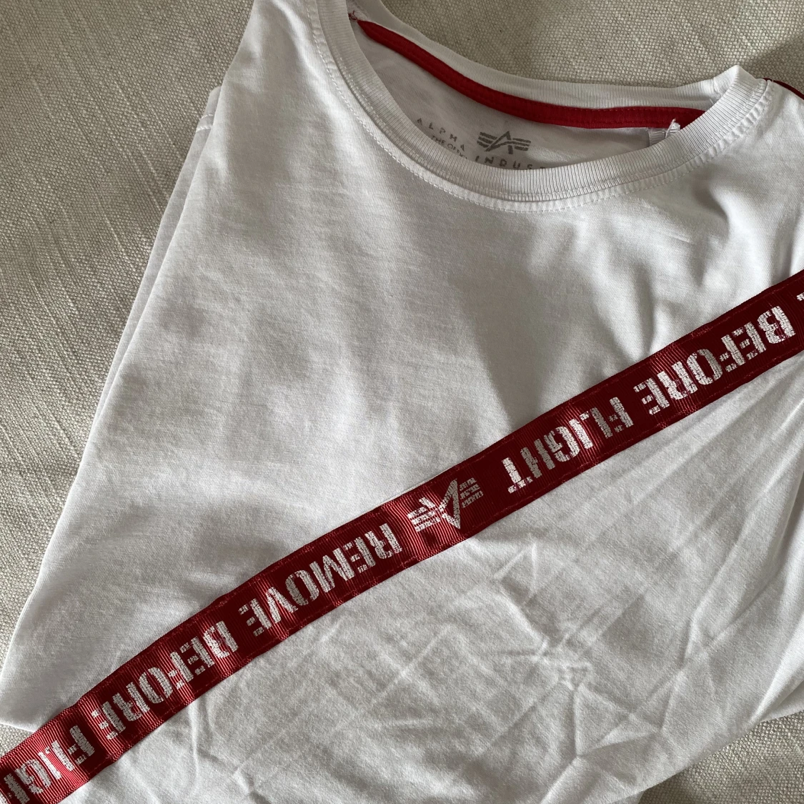 Långarmad tröja vit strl M - 90