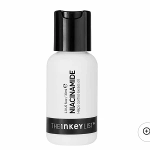 niacinamide - från inkey list köpt totalt för 135kr använd ca 2ggr jätte mycket kvar! 💗frakt:15kr
