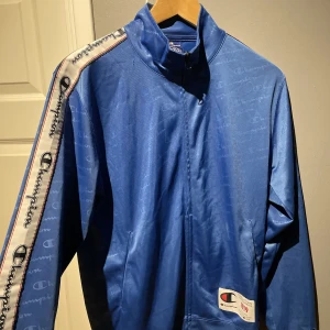 Blå Champion kofta - Mycket bra skick