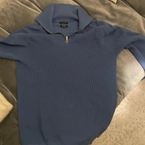 Massimo dutti tröja - Tröja från Massimo dutti helt oanvänd.