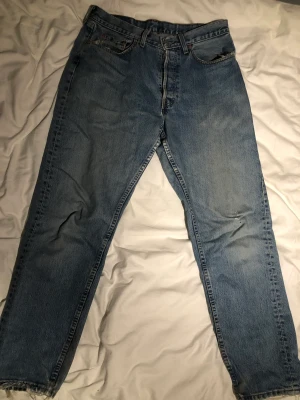 Retro Levis jeans - Säljer ett par retro Levis jeans. Storlek 30/32. 