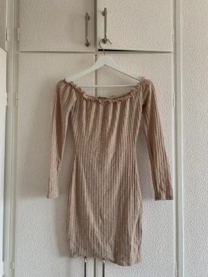 Klänning  - Klänning från Nelly 