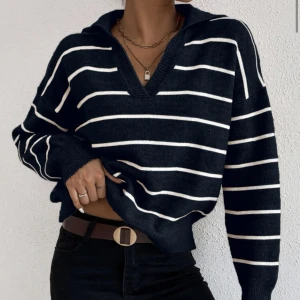 Stickad tröja  - Oanvänd stickad tröja, 120kr plus frakt 