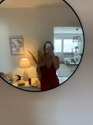 Klänning  - Elegant och sexig röd klänning 