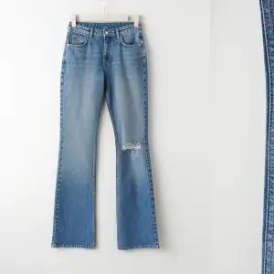 Säljer snygga jeans från Gina tricot, använt 1 gång 🤍