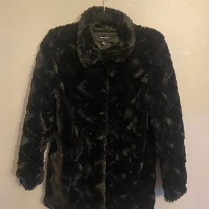 PälsKappa - Fejk pälskappa endast använd en gång 