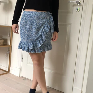 Kjol från Shein  - Volangkjol med rosett från Shein