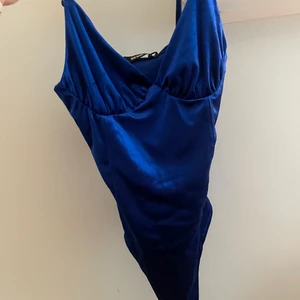 Body Från bikbok  - Köpte denna bodyn från bikbok för 250 kronor och aldrig använt den tyvärr  :( prislappen sitter kvar och jag lär inte använda den så därför säljer jag denna. I strl S