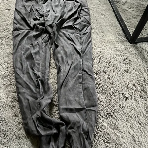 Svartgrå mjukisbyxor  - Använt en hel del 