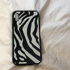 Mobilskal 🦓🫧 - Säljer mitt fina mobilskal som passar iPhone X, säljer pga att den inte kommit till någon stor användning. 🦓🫧🫶🏼