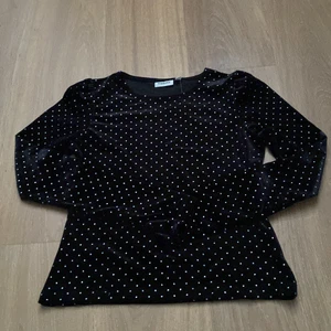 Svart tröja - En svart tröja jag aldrig använt